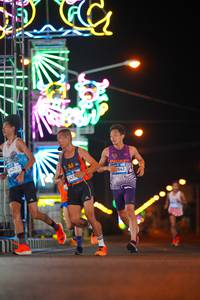 BIB: 1720, 542
                            <button type="button" onclick="openModal(23084279)" class="btn btn-primary btn-sm float-right btn-popup" data-toggle="modal" data-target=".modal-high-quality">
                        <i class="fas fa-shopping-cart"></i> Add to Cart
                    </button>
                                            <button type="button" onclick="isThisMe(23084279, true)" class="btn btn-success btn-sm float-right btn-popup btn-isme hidden" data-toggle="tooltip" data-placement="bottom" title="นี่คือรูปของคุณใช่ไหม คลิกที่นี่เพื่อเอาเข้าอัลบั้ม">
                        <i class="fas fa-plus"></i> Add to album
                    </button>
                    <button type="button" onclick="isThisMe(23084279, false)" class="btn btn-warning btn-sm float-right btn-popup btn-isnotme hidden">
                        <i class="fas fa-ban"></i> Remove from album
                    </button>